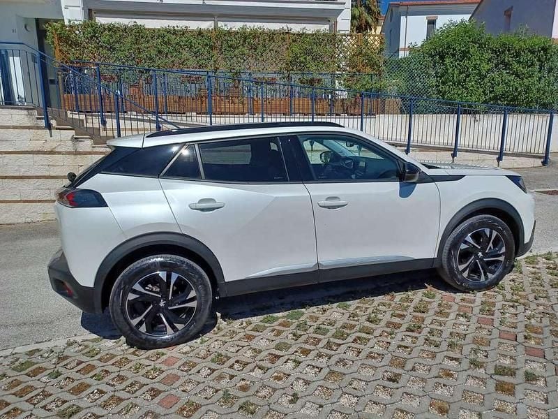 Usata Peugeot 2008 Allure 110 CV (80 kW) 2022 Bianco SUV