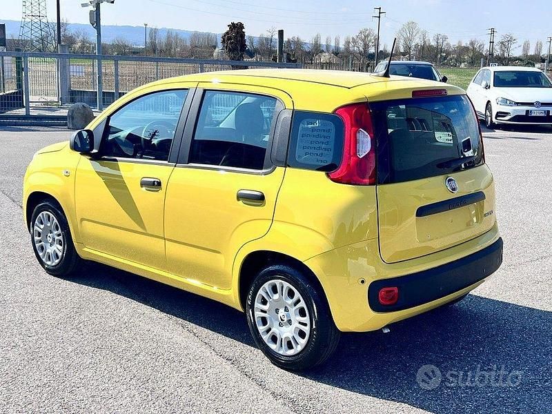 Nuova Fiat Panda Icon 2025 Giallo Utilitaria