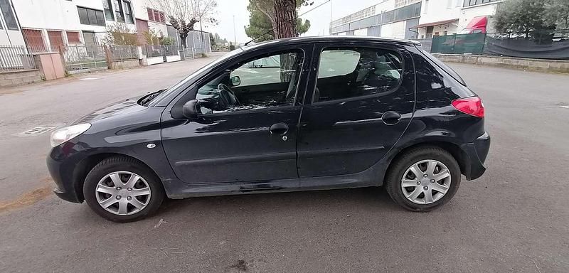 Usata Peugeot 206 60 CV (44 kW) 2011 Nero Berlina
