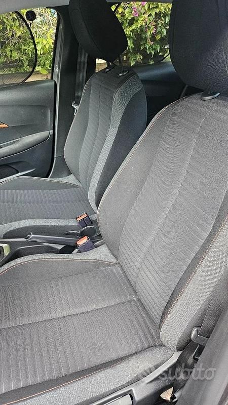 Usata Peugeot 208 Active 75 CV (55 kW) 2022 Grigio Utilitaria