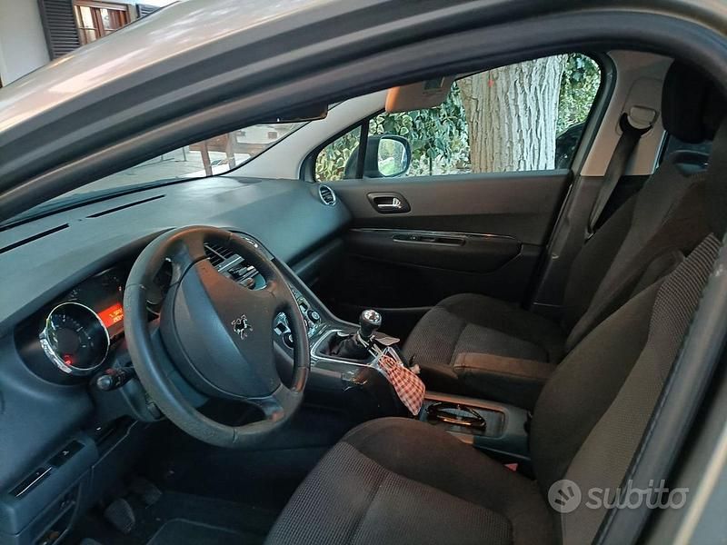 Usata Peugeot 5008 Premium 110 CV (80 kW) 2010 Berlina