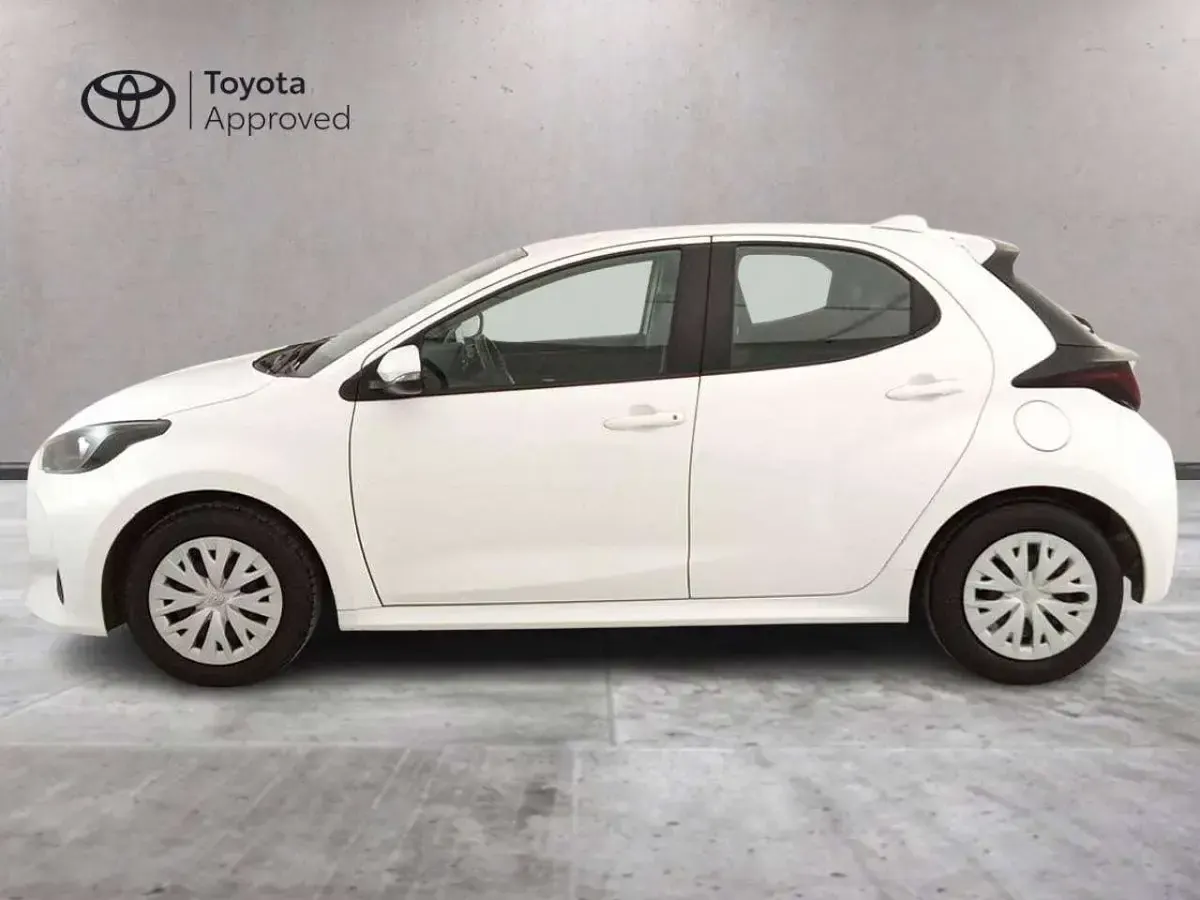 Usata Toyota Yaris 72 CV (52 kW) 2023 Bianco Utilitaria