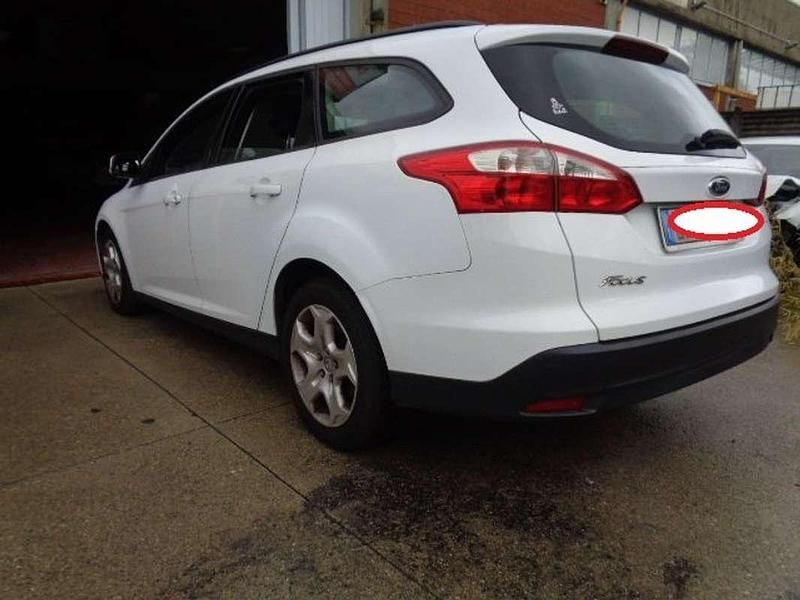 Usata Ford Focus Titanium 95 CV (69 kW) 2013 Bianco Station wagon