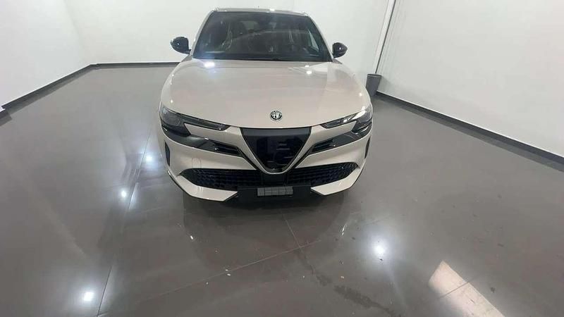 Nuova Alfa Romeo Junior Edizione Speciale 136 CV (100 kW) 2025 Bianco SUV