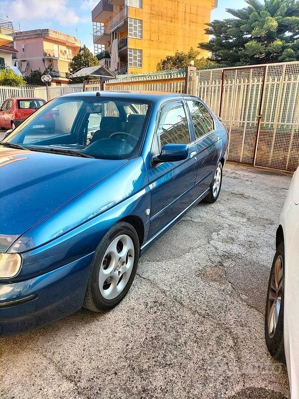 Usata Alfa Romeo 146 103 CV (75 kW) 1999 Blu Utilitaria