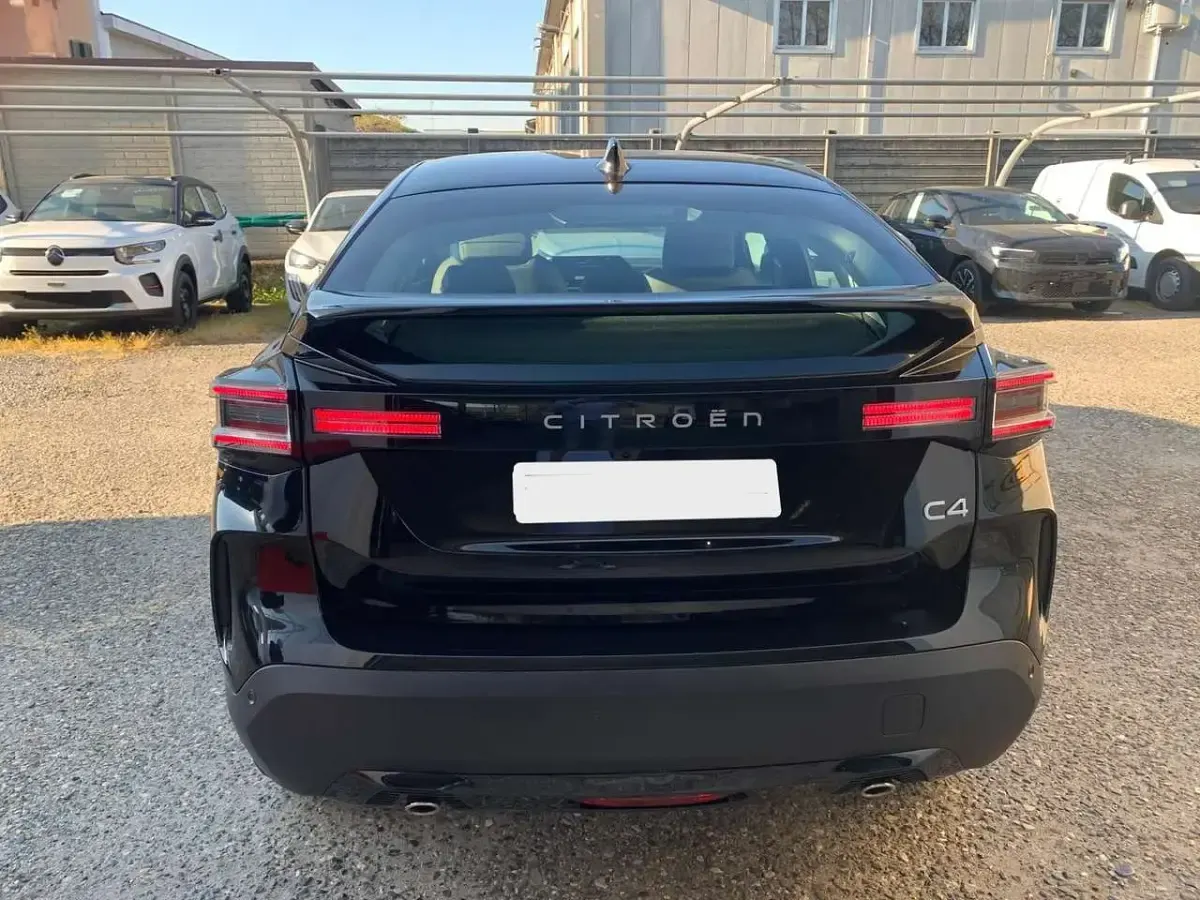 Nuova Citroën C4 PureTech 131 CV (96 kW) 2025 Perla nera black SUV