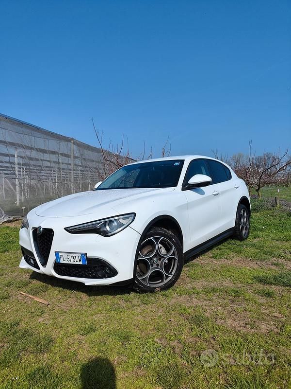 Usata Alfa Romeo Stelvio Executive 210 CV (154 kW) 2017 Bianco SUV