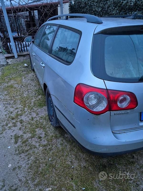 Usata VW Passat 75 CV (55 kW) 2008 Grigio Station wagon