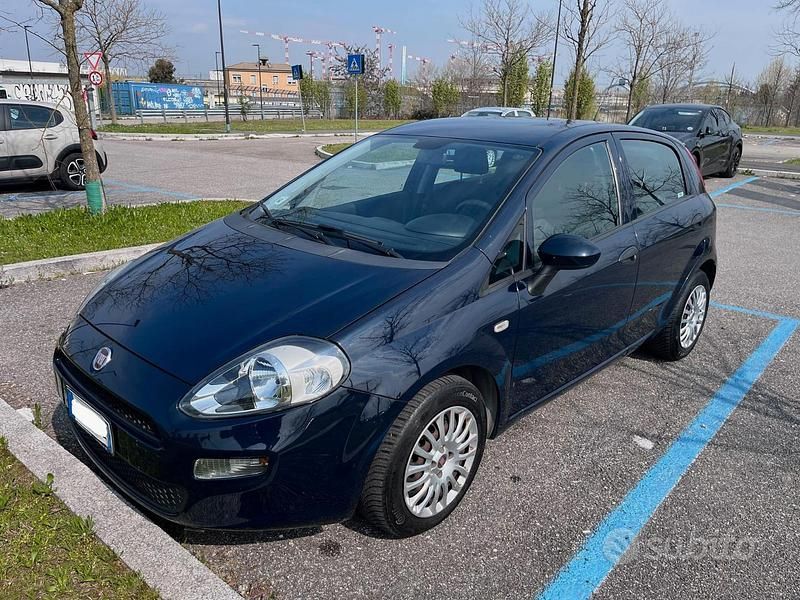 Usata Fiat Punto Street 95 CV (69 kW) 2016 Blu Utilitaria