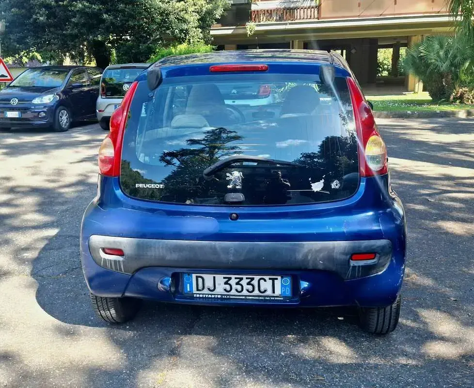 Usata Peugeot 107 68 CV (50 kW) 2007 Blu/azzurro Utilitaria