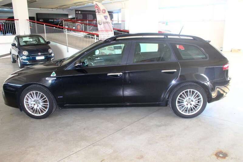 Usata Alfa Romeo 159 Distinctive 200 CV (147 kW) 2011 Nero pastello Station wagon