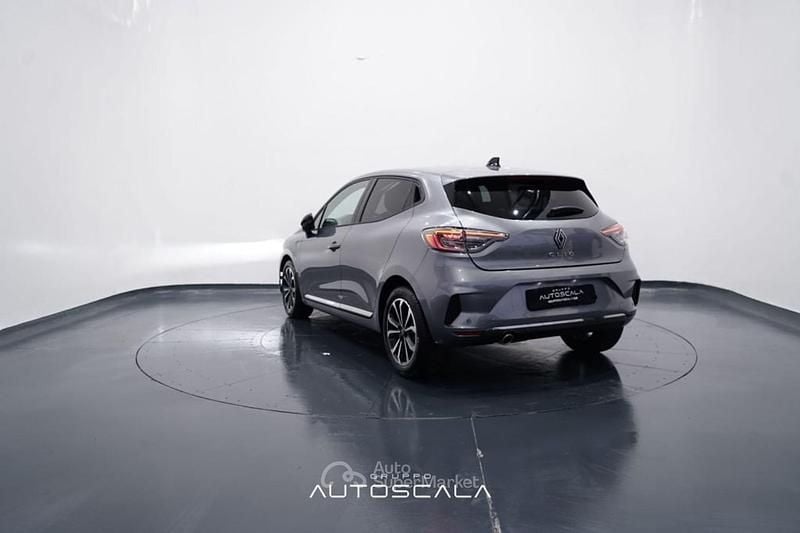 Usata Renault Clio V Techno 91 CV (66 kW) 2025 Grigio scisto Berlina