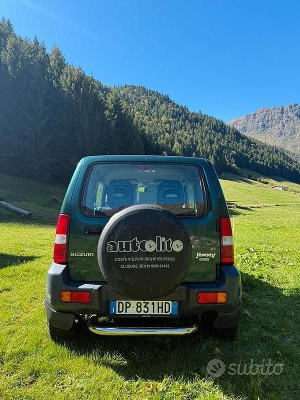 Usata Suzuki Jimny 85 CV (62 kW) 2008 Verde SUV