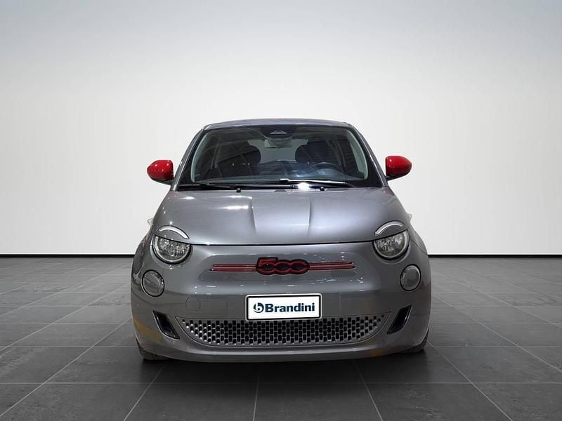 Gebraucht Fiat 500e Red 69 kW (95 PS) 2022 Grau Kleinwagen