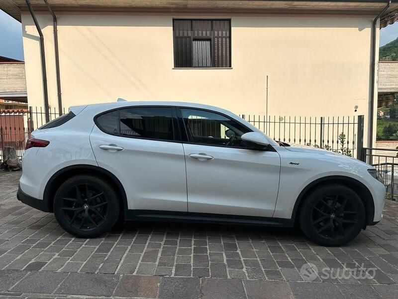 Usata Alfa Romeo Stelvio 190 CV (139 kW) 2021 Bianco SUV