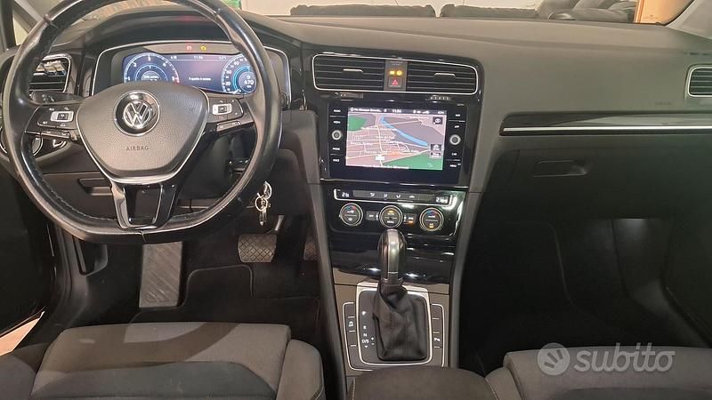 Usata VW Golf VII Highline 116 CV (85 kW) 2018 Grigio Berlina