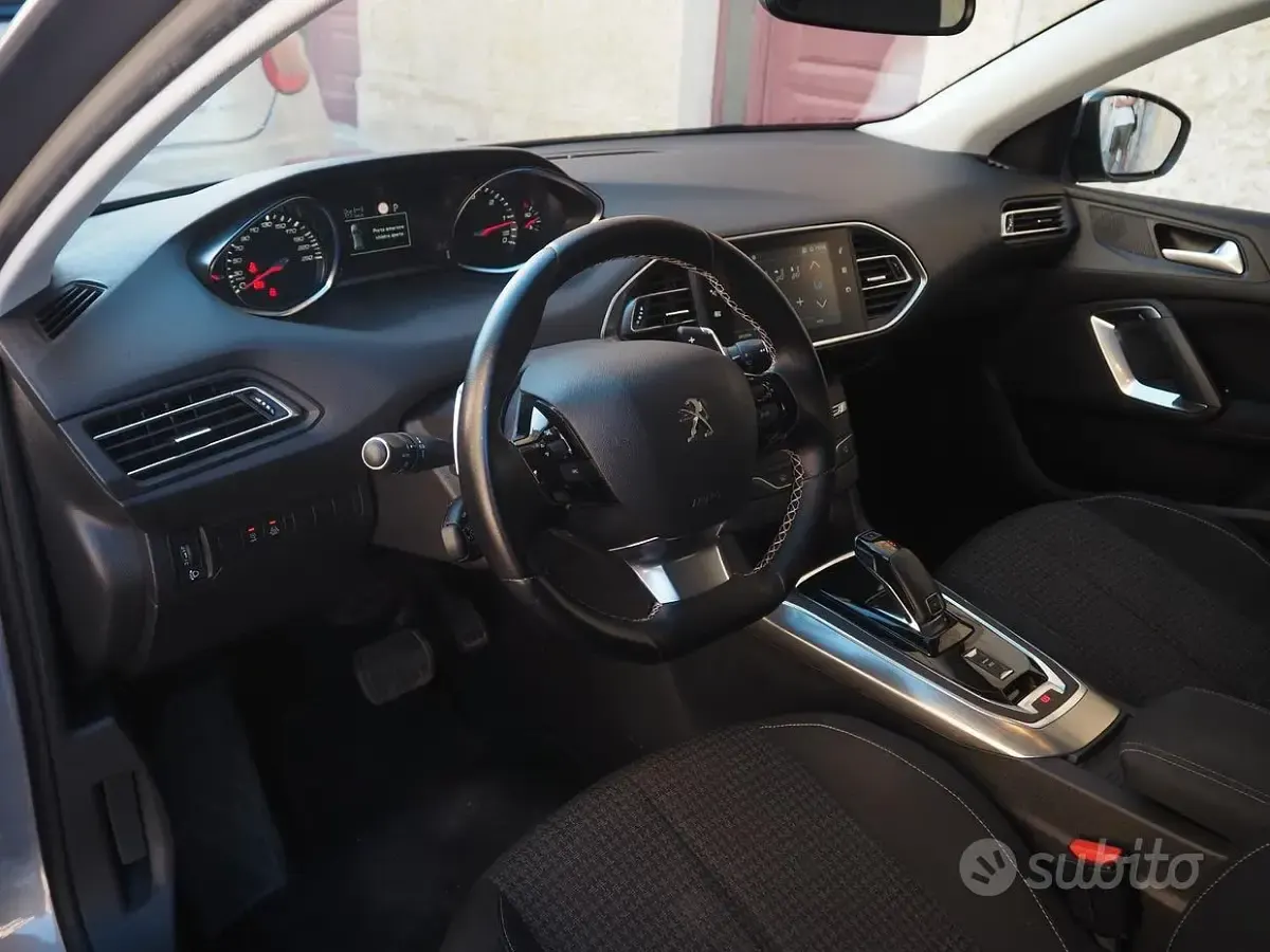 Usata Peugeot 308 Business-Line 131 CV (96 kW) 2019 Grigio Berlina