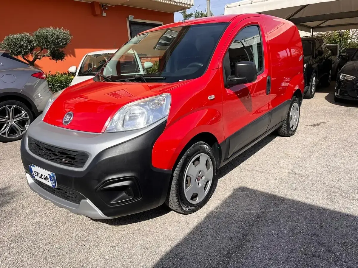 Usata Fiat Fiorino 95 CV (69 kW) 2017 Rosso Monovolume