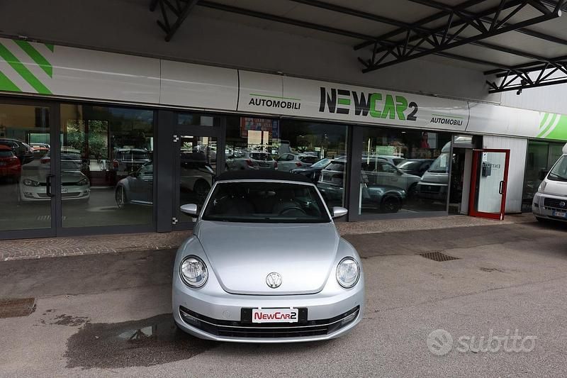 Usata VW Beetle Cabriolet Design 105 CV (77 kW) 2014 Grigio Cabrio