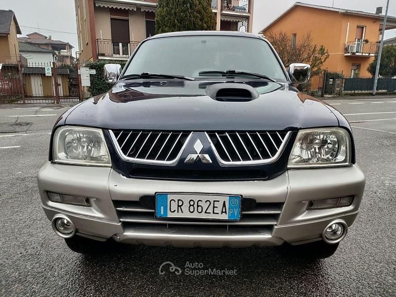 Usata Mitsubishi L200 116 CV (85 kW) 2005 Blu Pick-up