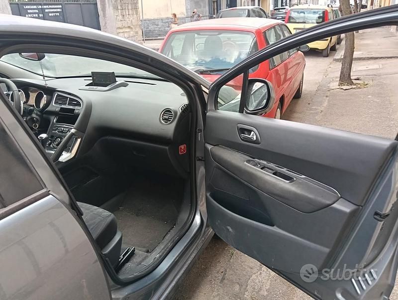 Usata Peugeot 3008 112 CV (82 kW) 2013 Grigio Berlina