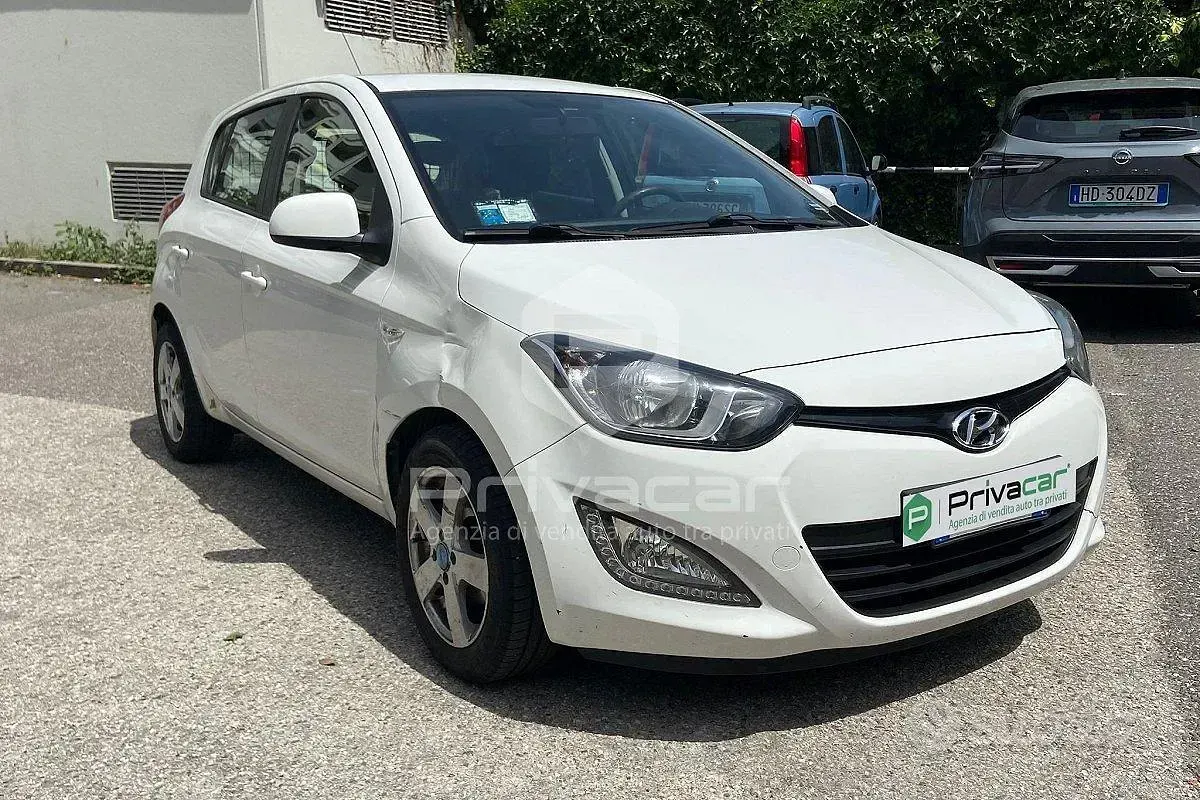 Usata Hyundai i20 Classic 85 CV (62 kW) 2013 Bianco Utilitaria