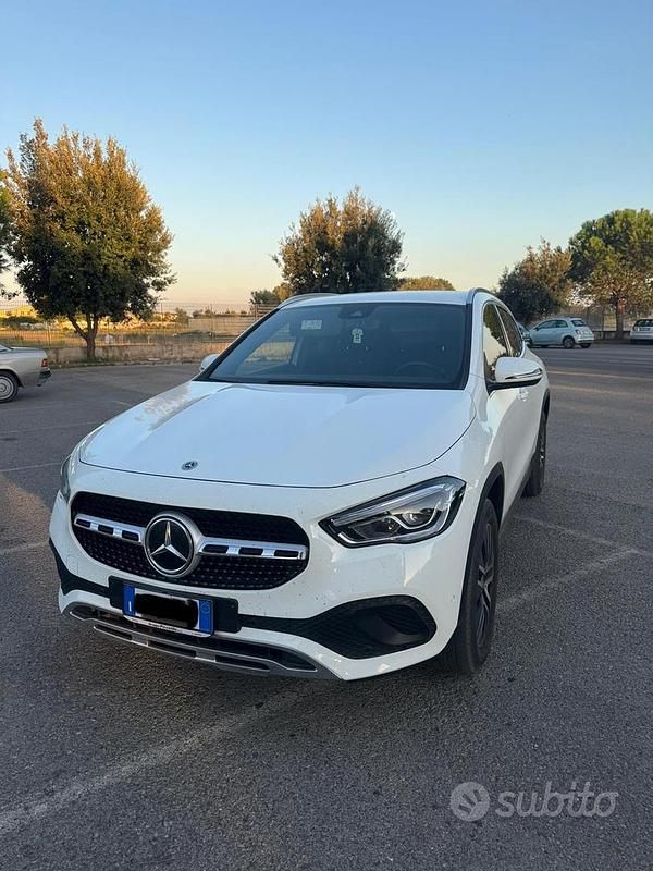 Usata Mercedes GLA200 150 CV (110 kW) 2024 Bianco SUV