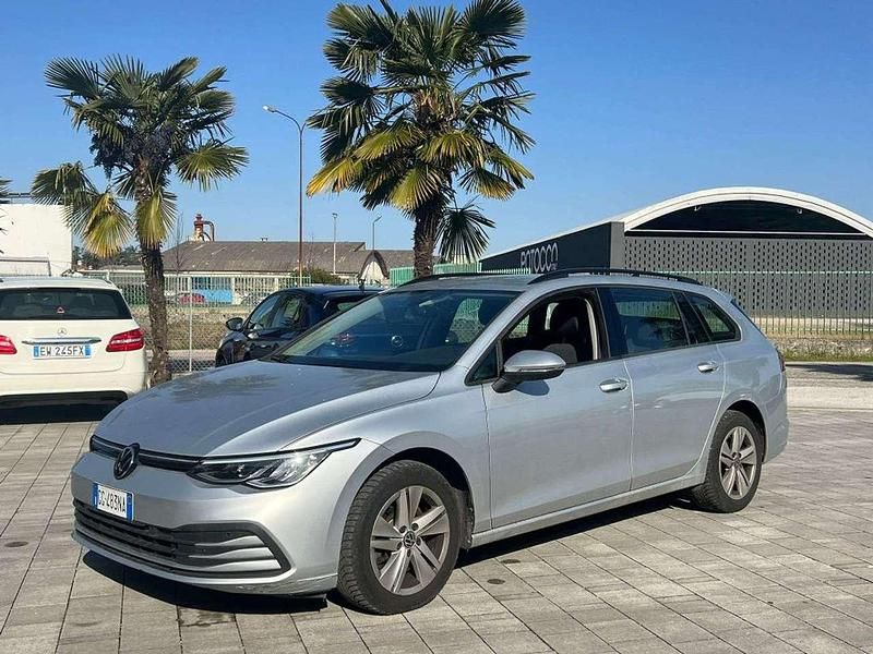 Usata VW Golf VIII Life 116 CV (85 kW) 2021 Argento Station wagon