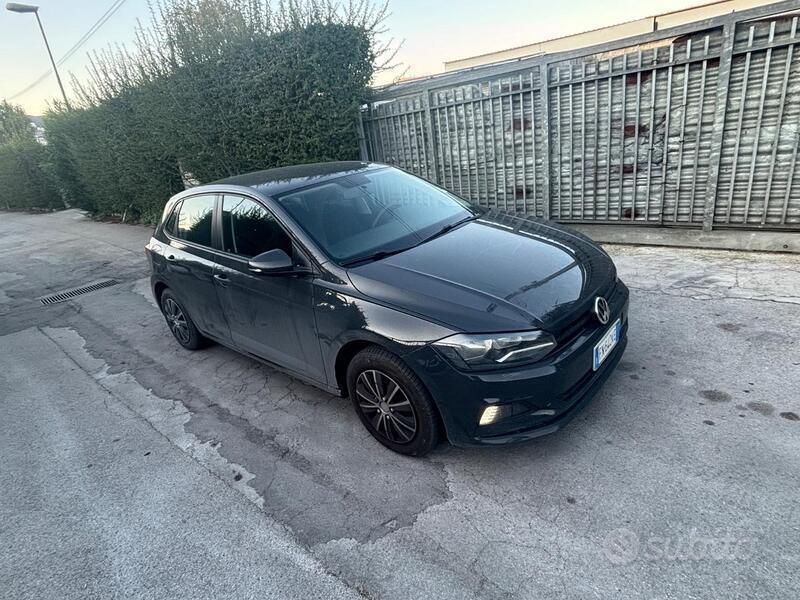 Usata VW Polo 95 CV (69 kW) 2018 Grigio Berlina