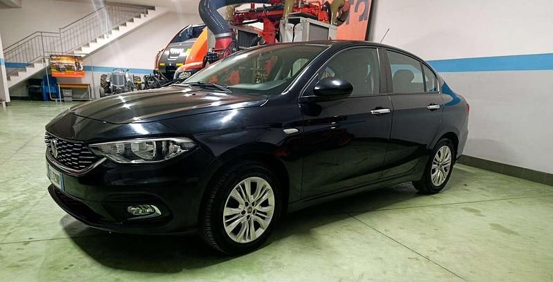 Usata Fiat Tipo Easy 95 CV (69 kW) 2017 Berlina