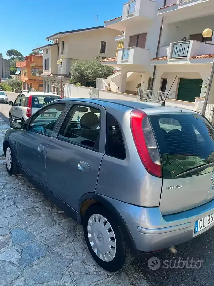 Usata Opel Corsa 69 CV (50 kW) 2004 Grigio Utilitaria