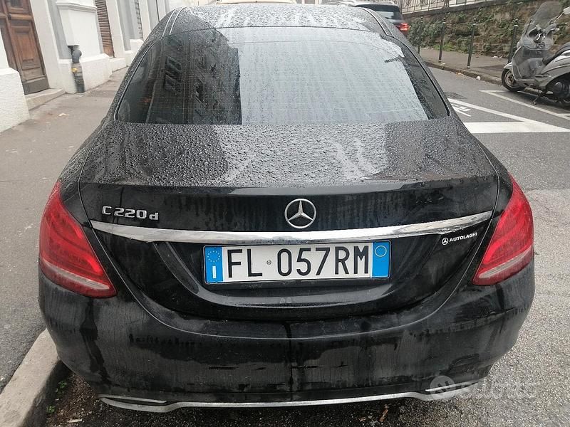 Usata Mercedes C220 150 CV (110 kW) 2018 Nero Berlina