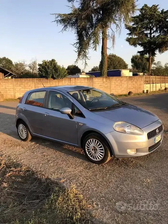Usata Fiat Grande Punto 65 CV (47 kW) 2005 Utilitaria