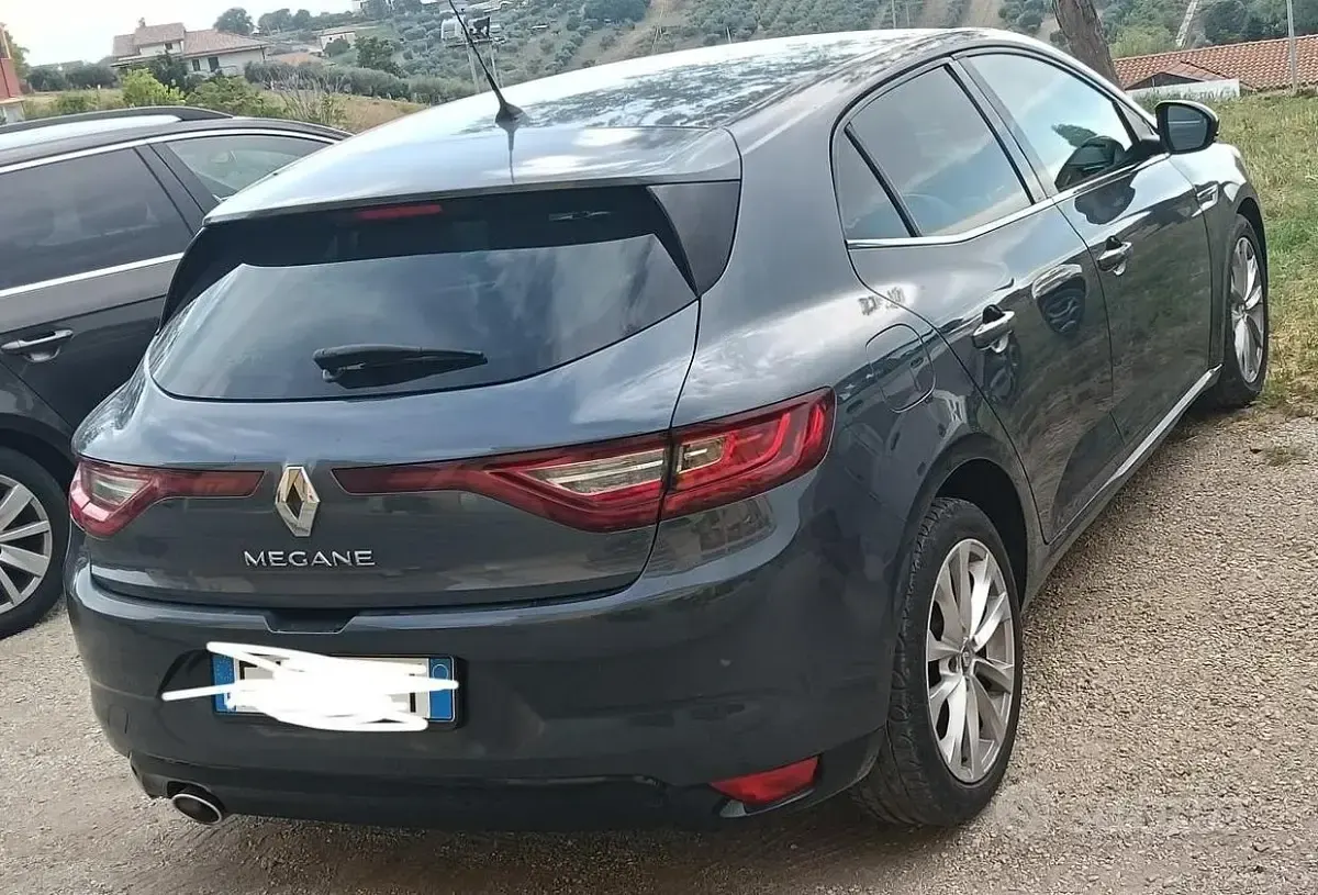 Usata Renault Mégane IV 110 CV (80 kW) 2017 Grigio Berlina