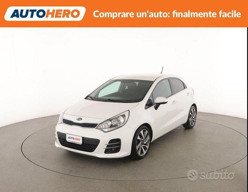 Usata Kia Rio 90 CV (66 kW) 2015 Bianco Berlina
