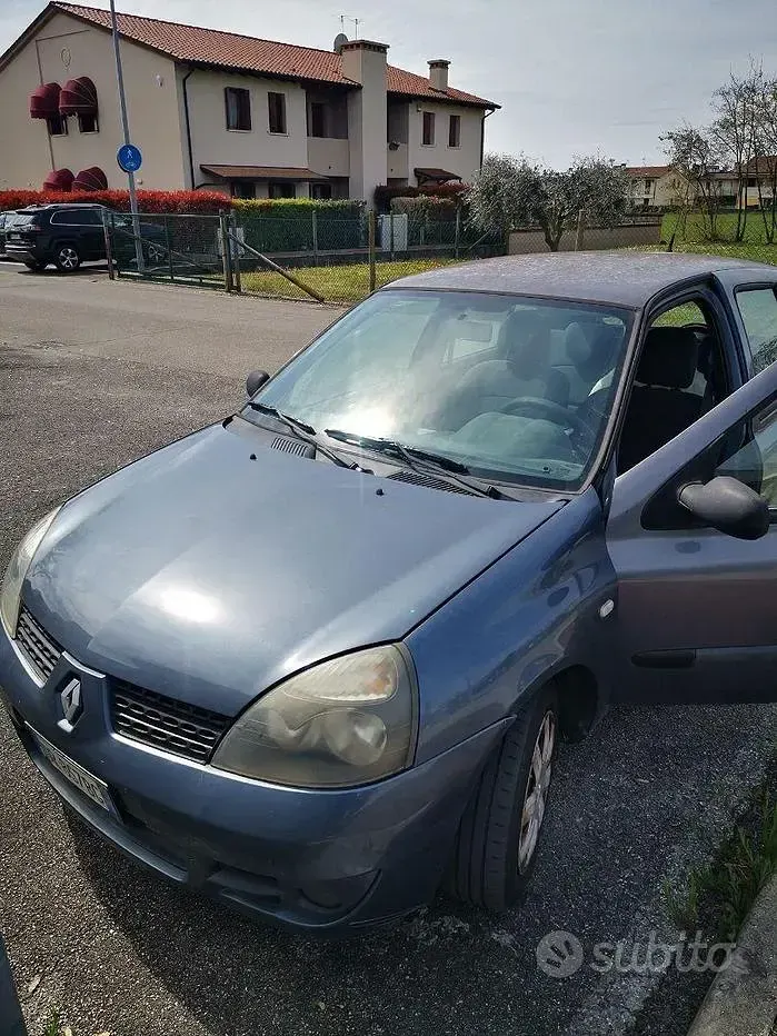 Usata Renault Clio II 58 CV (42 kW) 2007 Berlina