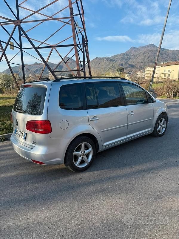 Usata VW Touran 105 CV (77 kW) 2011 Monovolume