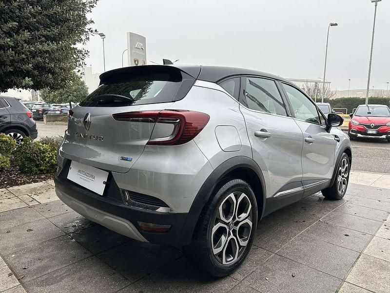 Usata Renault Captur Intens 160 CV (117 kW) 2021 Argento SUV