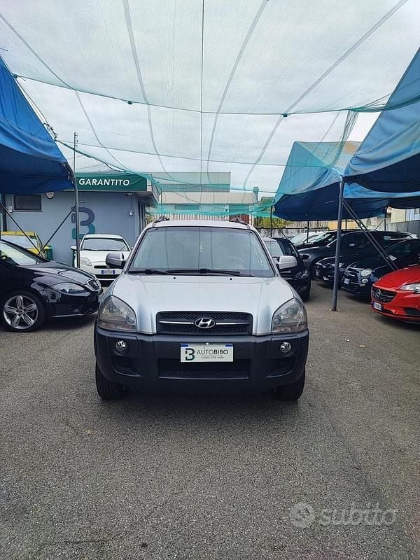 Usata Hyundai Tucson Active 140 CV (102 kW) 2006 Grigio SUV