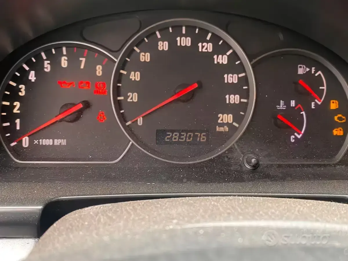 Usata Suzuki Grand Vitara 128 CV (94 kW) 2003 Verde Station wagon