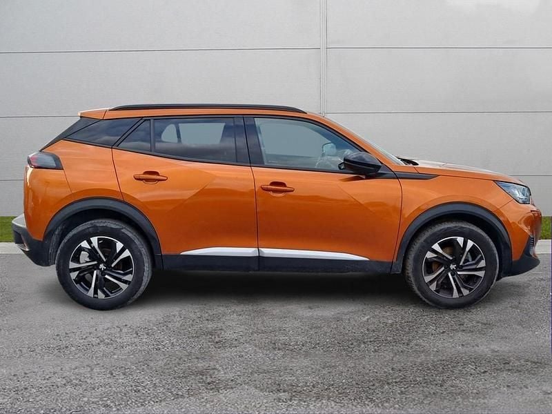 Usata Peugeot 2008 Allure 100 CV (73 kW) 2023 Orange fusion SUV