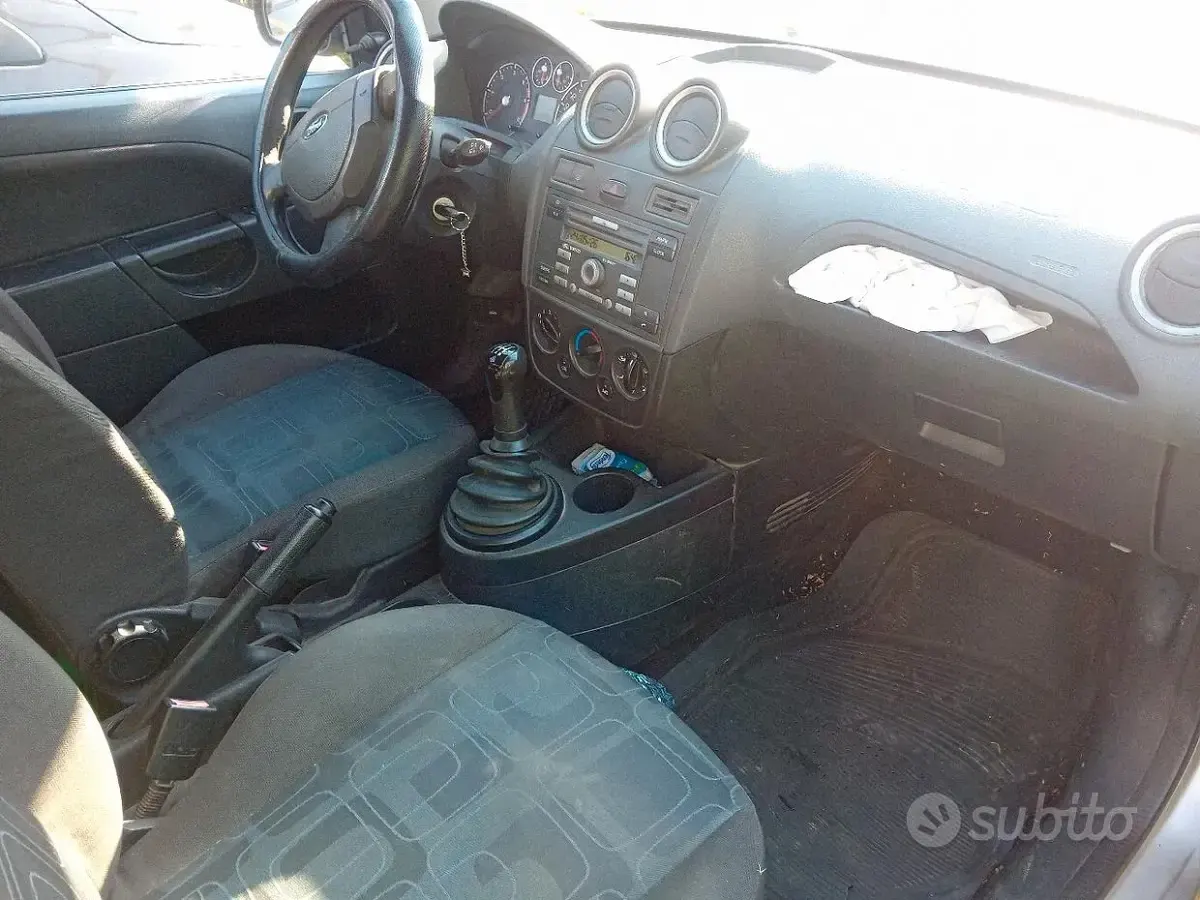 Usata Ford Fiesta 68 CV (50 kW) 2007 Utilitaria