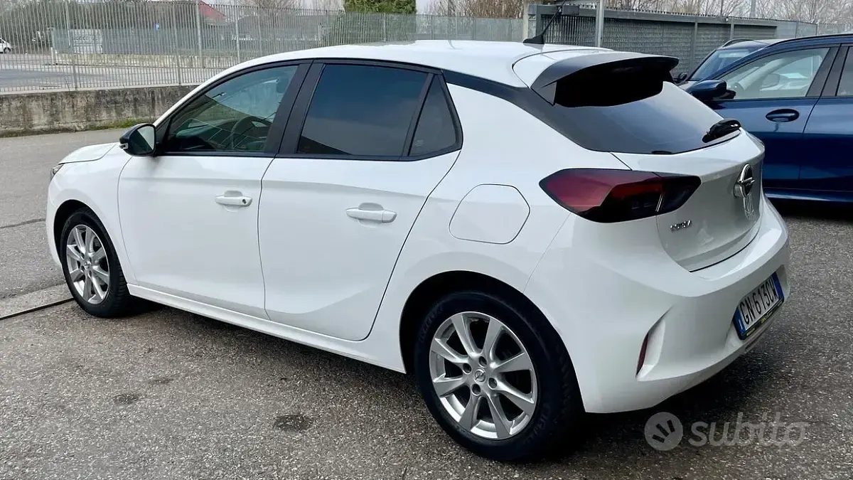 Usata Opel Corsa Elegance 75 CV (55 kW) 2023 Bianco Utilitaria