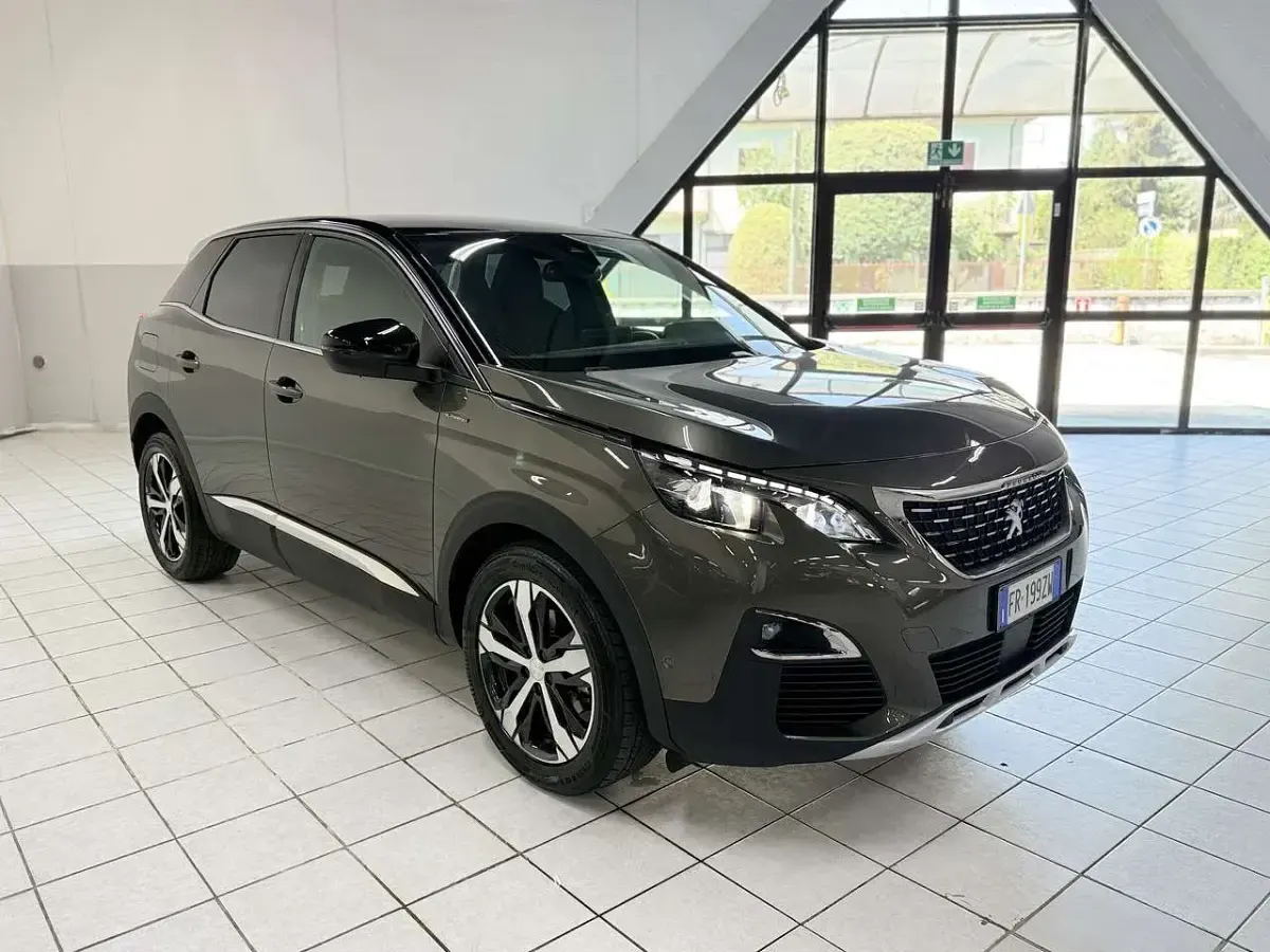 Usata Peugeot 3008 Allure GT-Line 131 CV (96 kW) 2018 Bronzo SUV