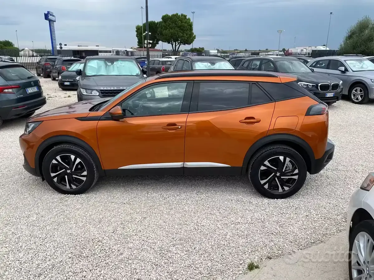 Usata Peugeot 2008 Allure 110 CV (80 kW) 2021 Arancione SUV