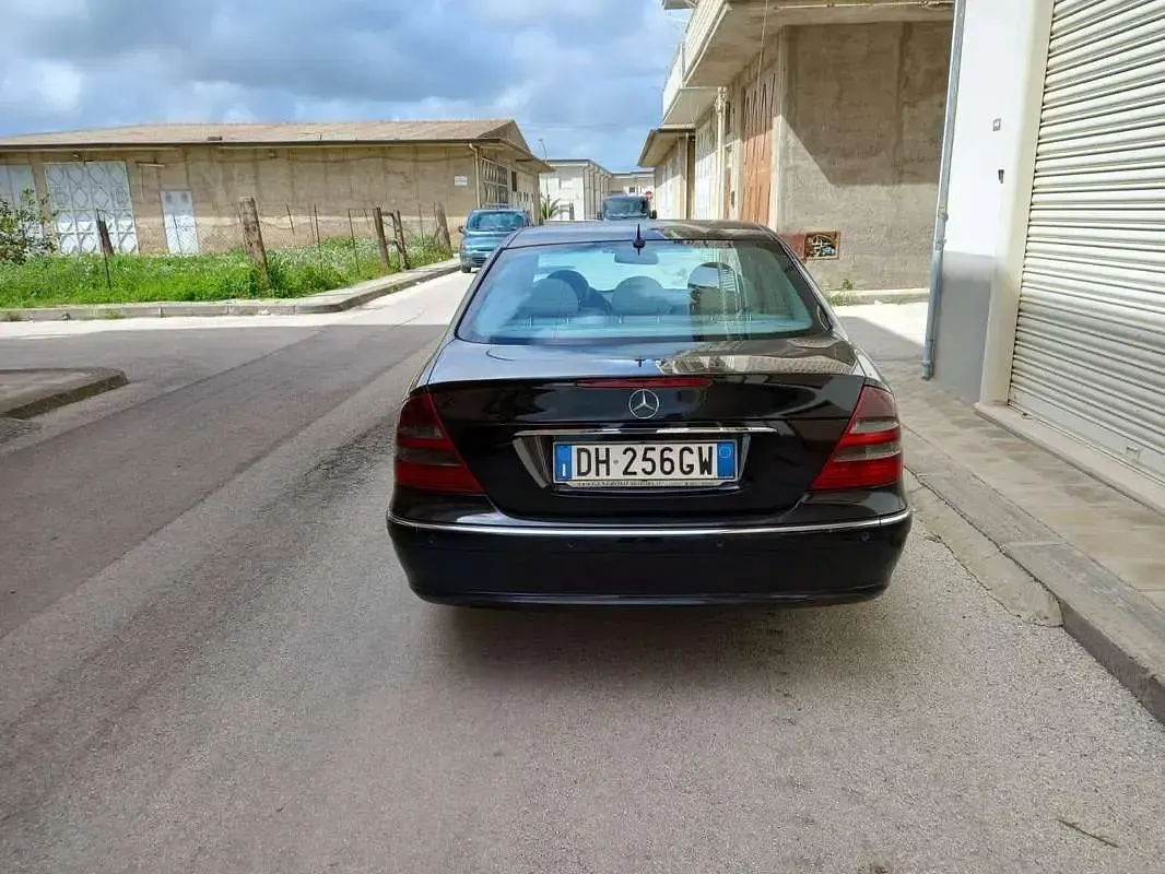 Usata Mercedes E220 Elegance 150 CV (110 kW) 2004 Berlina