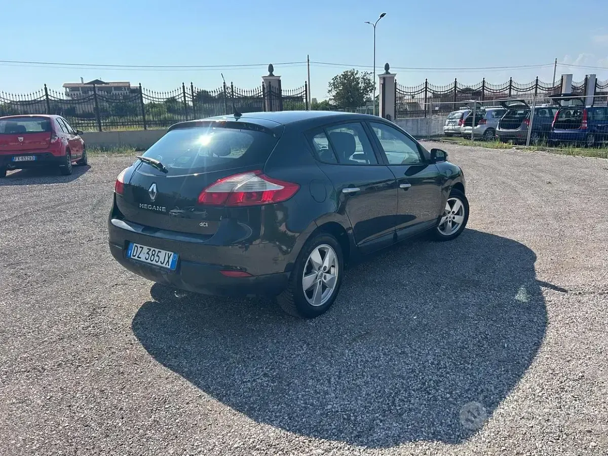 Usata Renault Mégane III Dynamique 90 CV (66 kW) 2009 Nero Berlina
