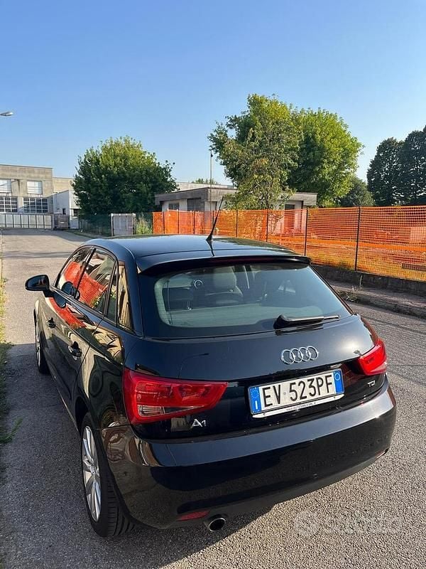Usata Audi A1 Sportback Ambition 90 CV (66 kW) 2014 Nero Utilitaria