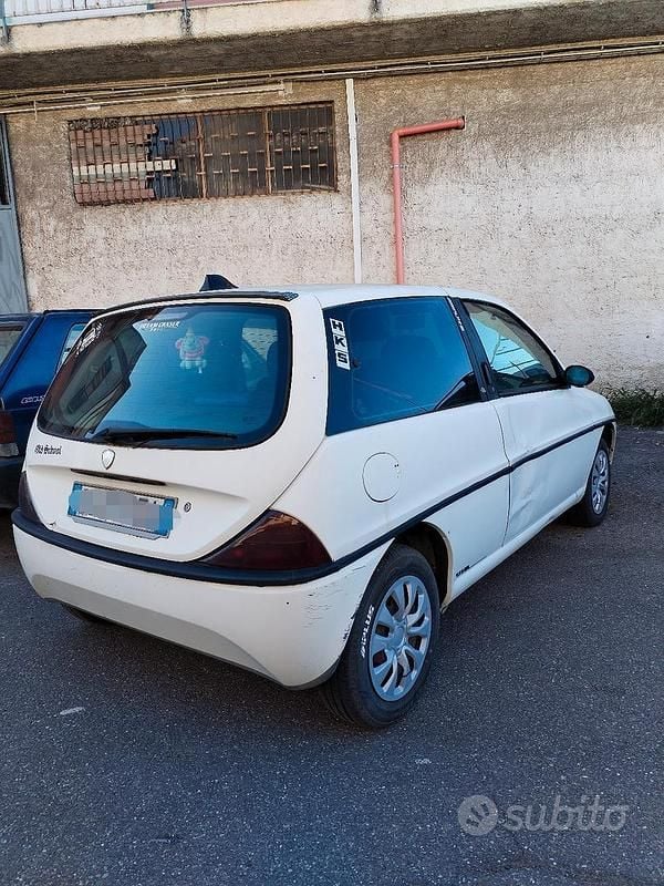 Usata Lancia Ypsilon 54 CV (39 kW) 1999 Utilitaria