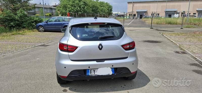Usata Renault Clio IV 75 CV (55 kW) 2015 Argento Utilitaria